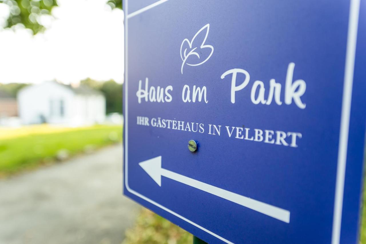 Haus Am Park - Ihr Gaestehaus In Velbert Luaran gambar